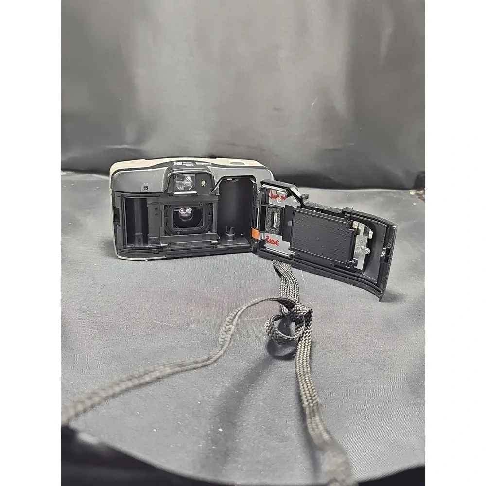 Canon Sure Shot Prima 76 Zoom 35mm Film Camera Works!